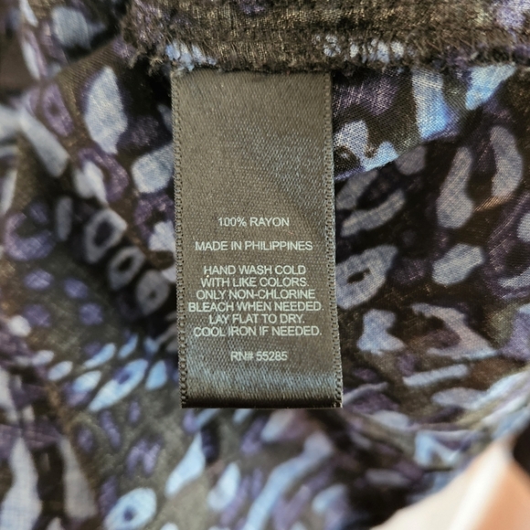 Express - Long Sleeve Button Down Shirt - Black & Blue Animal Print - Size L - Picture 8 of 10